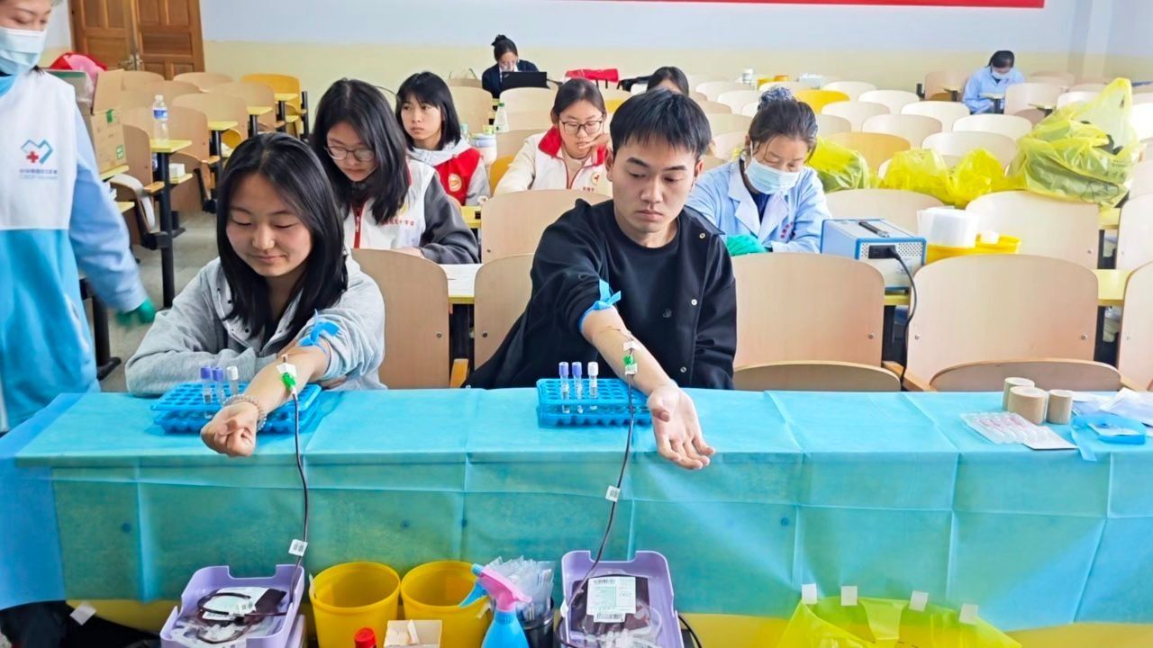 公司联合张掖市中心血站开展无偿献血志愿服务活动